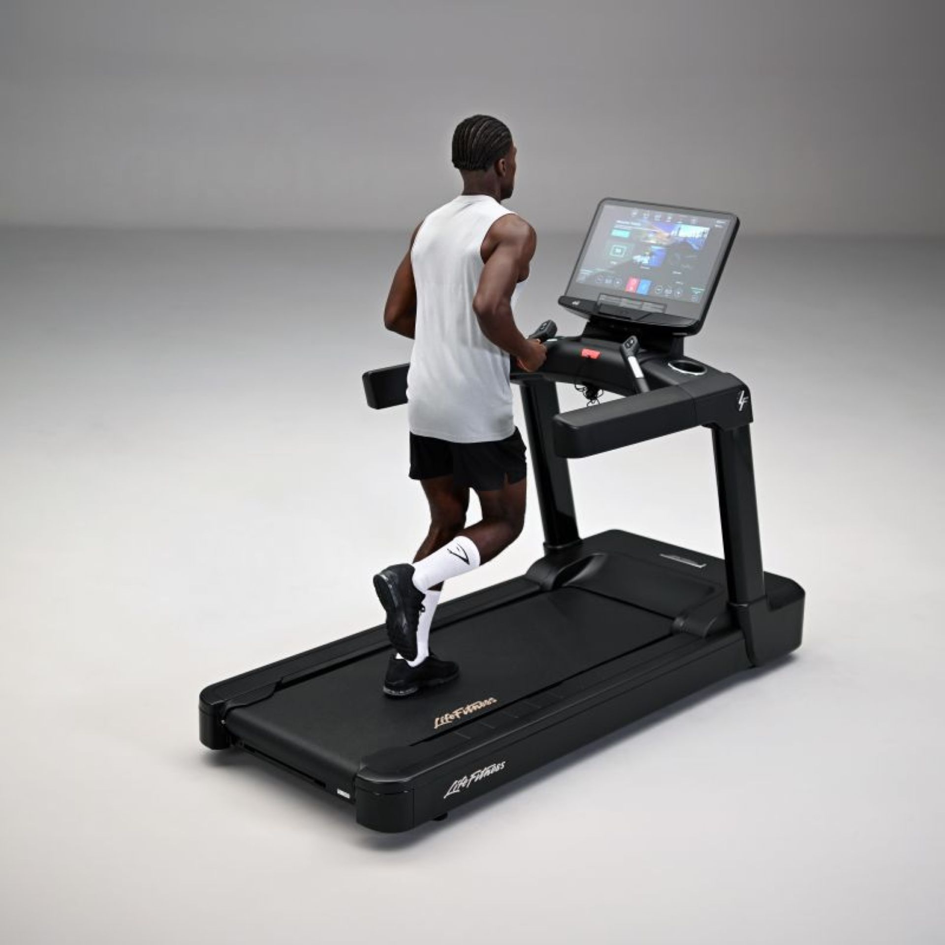 Club Series+ Laufband mit SE4 Konsole